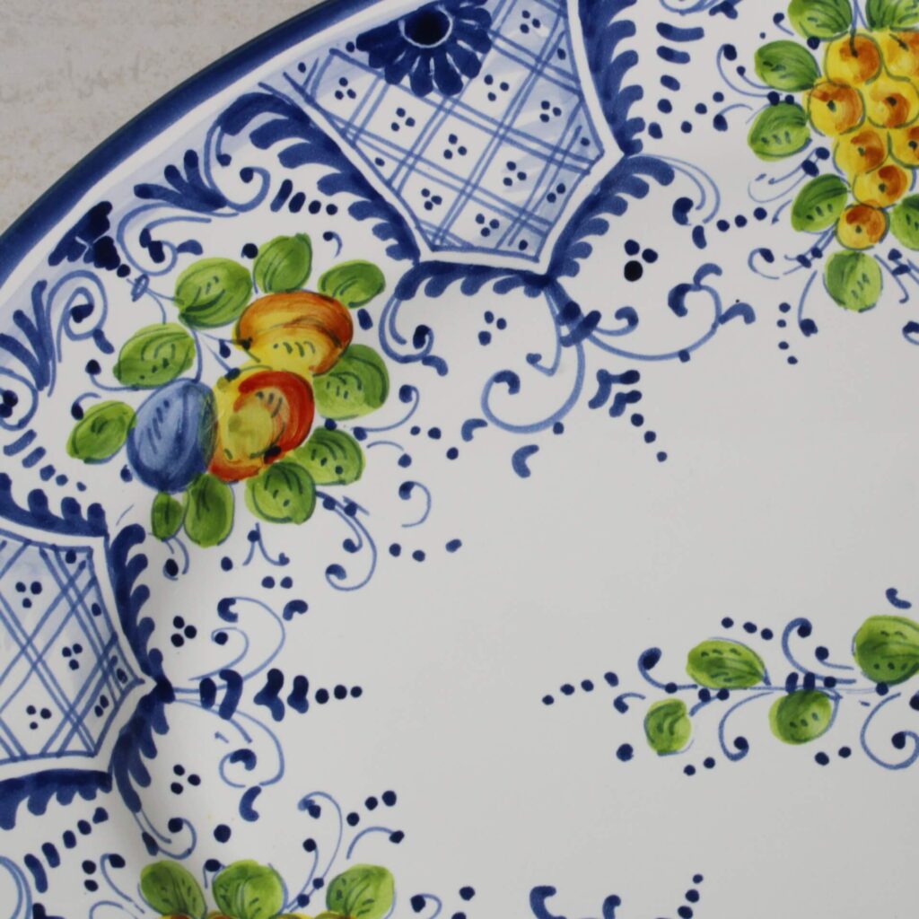 Detail of the decoration Fruttina, little fruit of Artistic Italian Ceramics Borgioli.